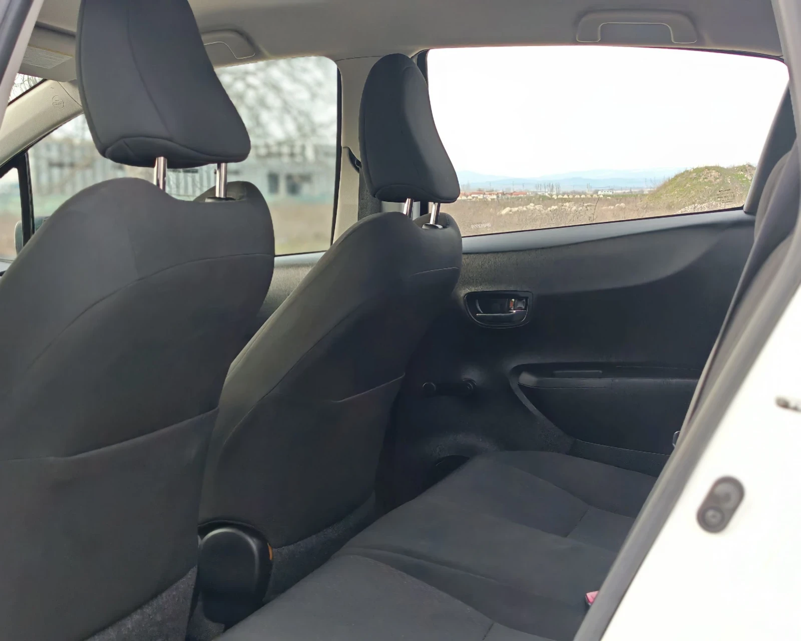 Toyota Yaris 1.4 90 �.�. �����!  | Mobile.bg � ����������� 12