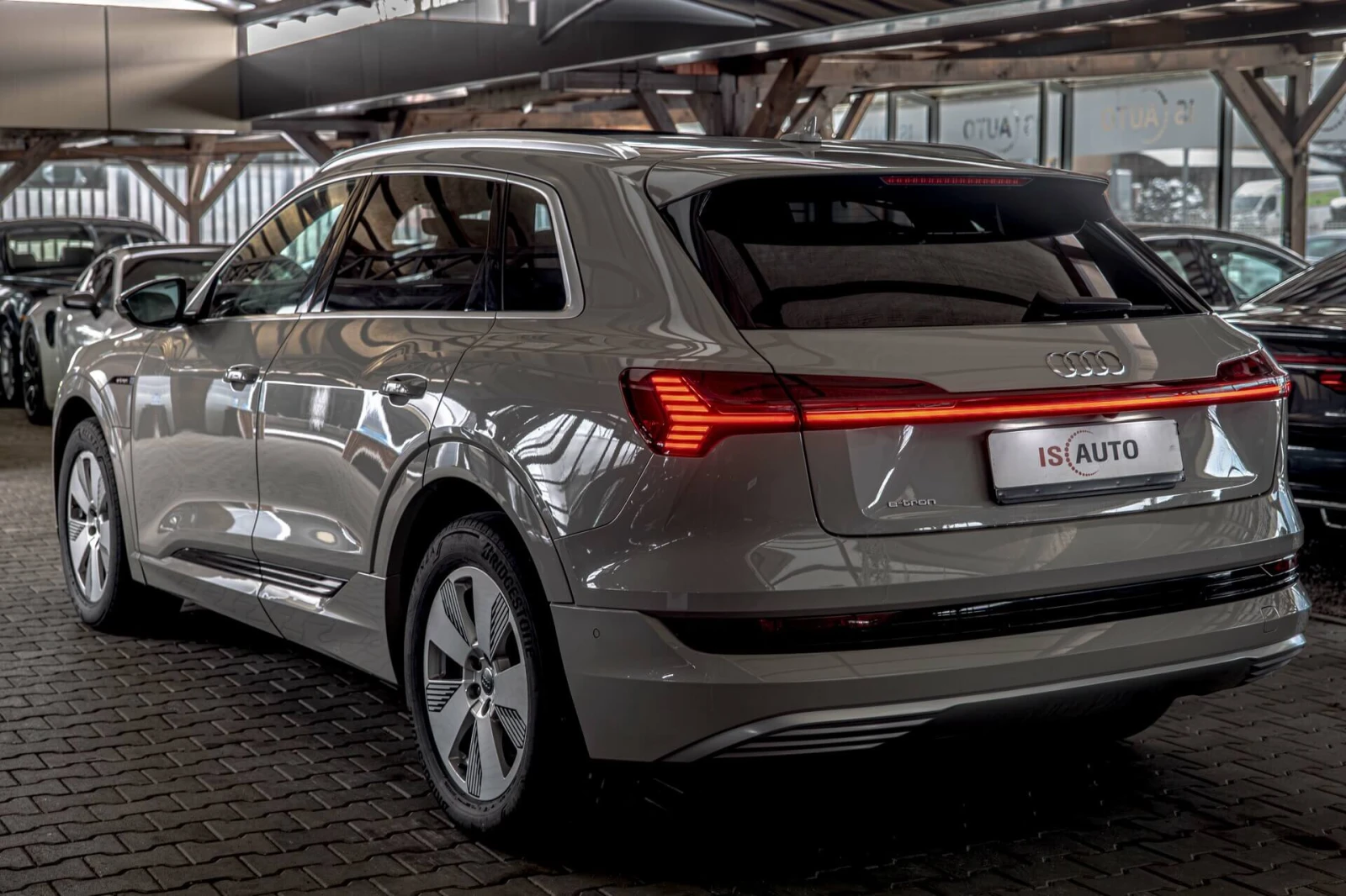 Audi E-Tron 55 95kWh/Quattro/������ 360/���������/Bang&Olufsen | Mobile.bg � ����������� 5