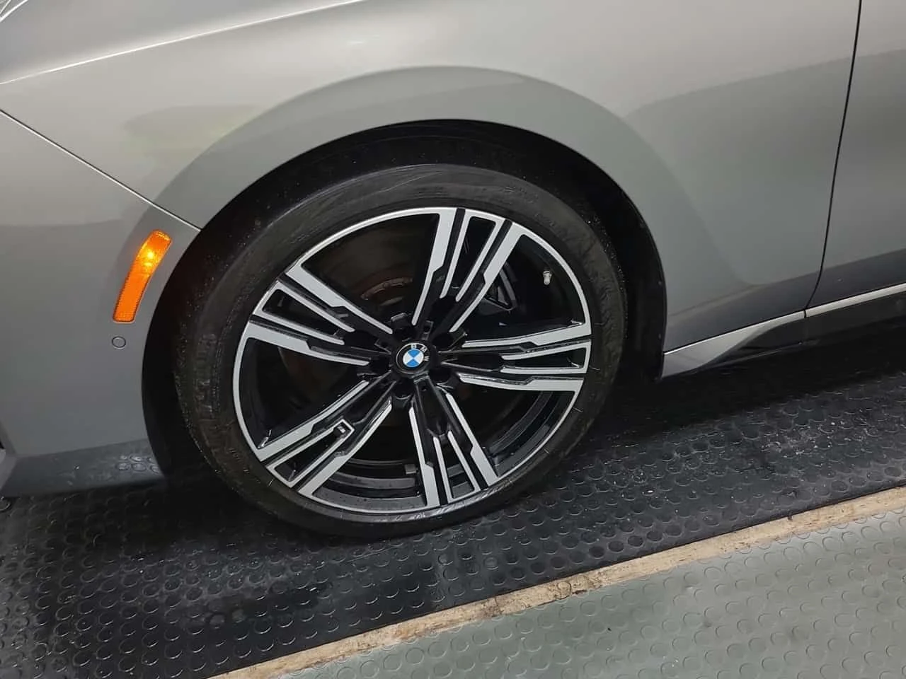 BMW i7 XDRIVE60* АМБИЕНТ * SWAROWSKI* HEADUP* 360 - изображение 7