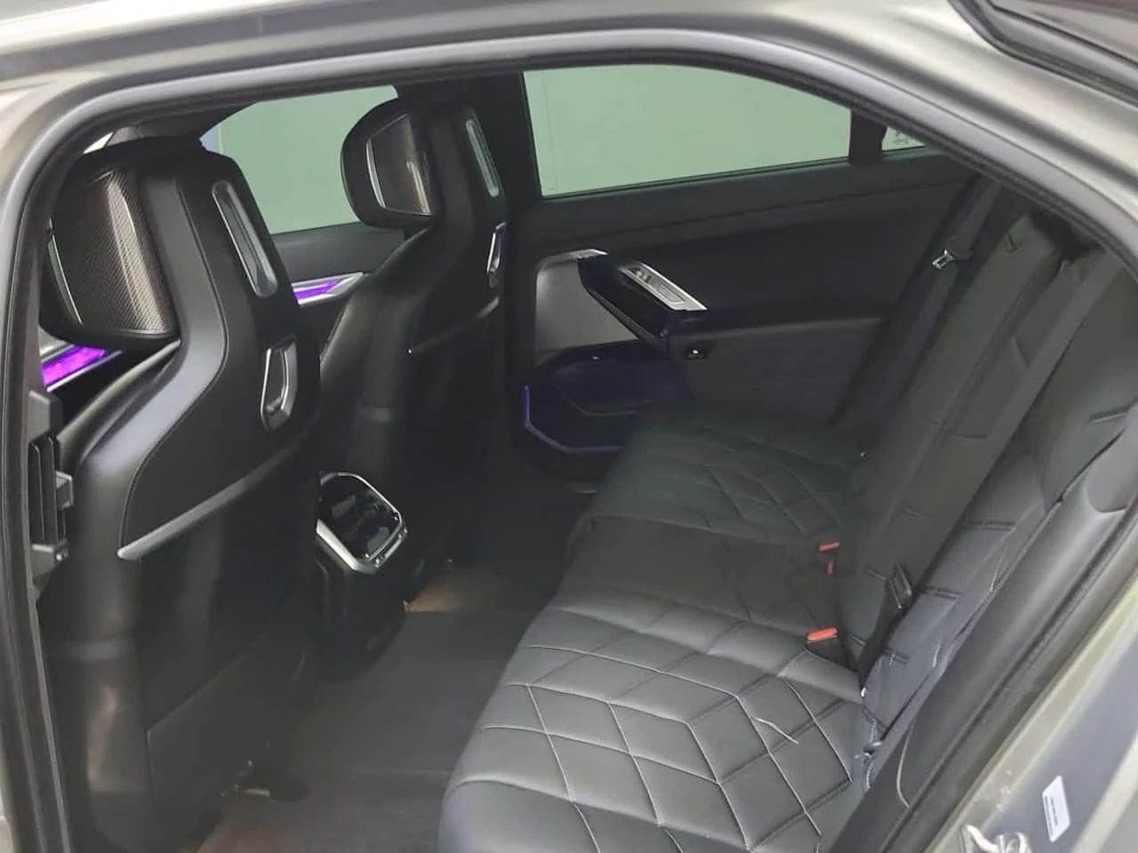BMW i7 XDRIVE60* ������� * SWAROWSKI* HEADUP* 360 | Mobile.bg � ����������� 11