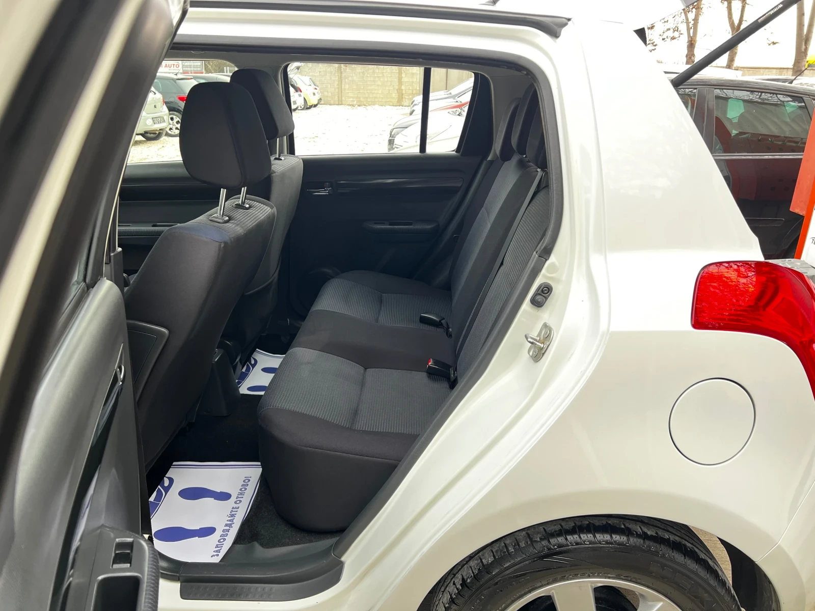 Suzuki Swift 1.3i 4x4 NAVI EDITION 101 | Mobile.bg � ����������� 12