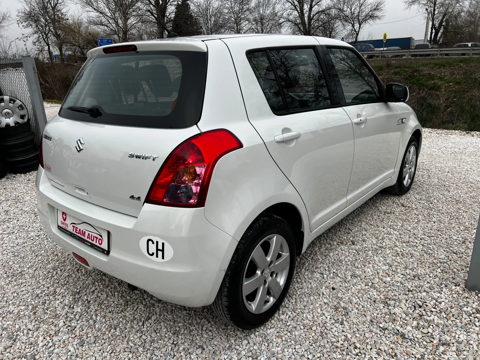 Suzuki Swift 1.3i 4x4 NAVI EDITION 101 | Mobile.bg � ����������� 5