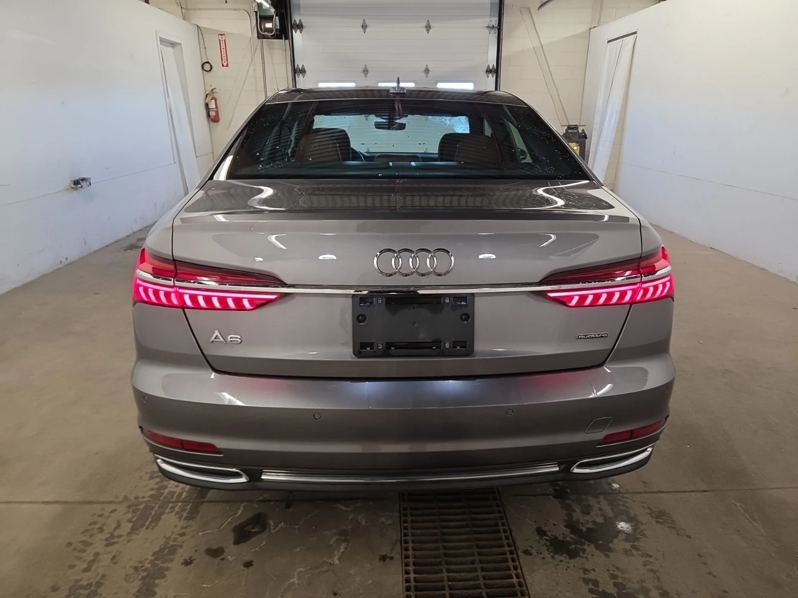 Audi A6 3.0TFSi * * PROGRESSIV * * CARFAX * * АВТО КРЕДИТ , снимка 5 - Автомобили и джипове - 54013202