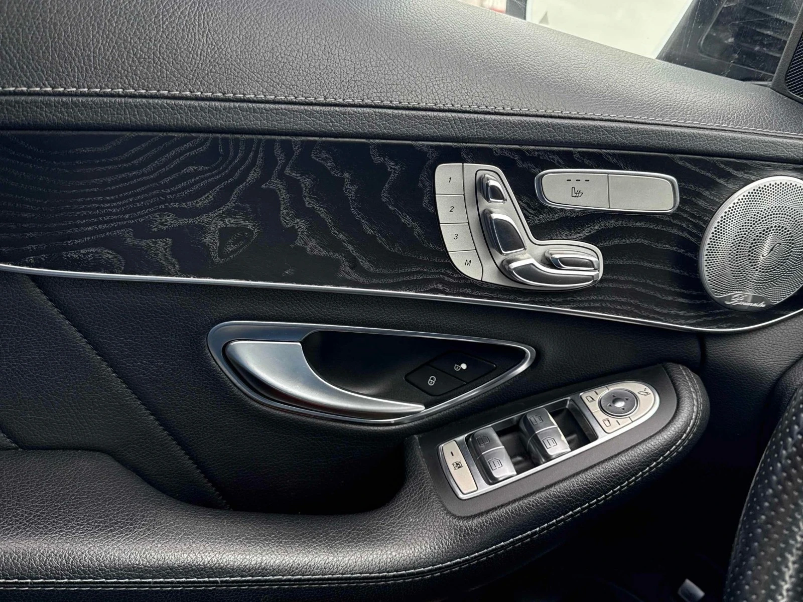 Mercedes-Benz C 400 РЕГИСТРАЦИЯ & ОБСЛУЖВАНЕ, снимка 11 - Автомобили и джипове - 54156270