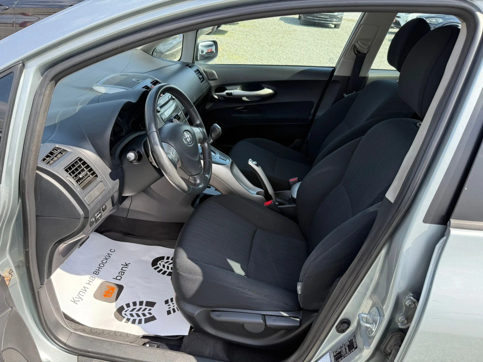 Toyota Auris (KATO НОВА), снимка 11 - Автомобили и джипове - 54224948