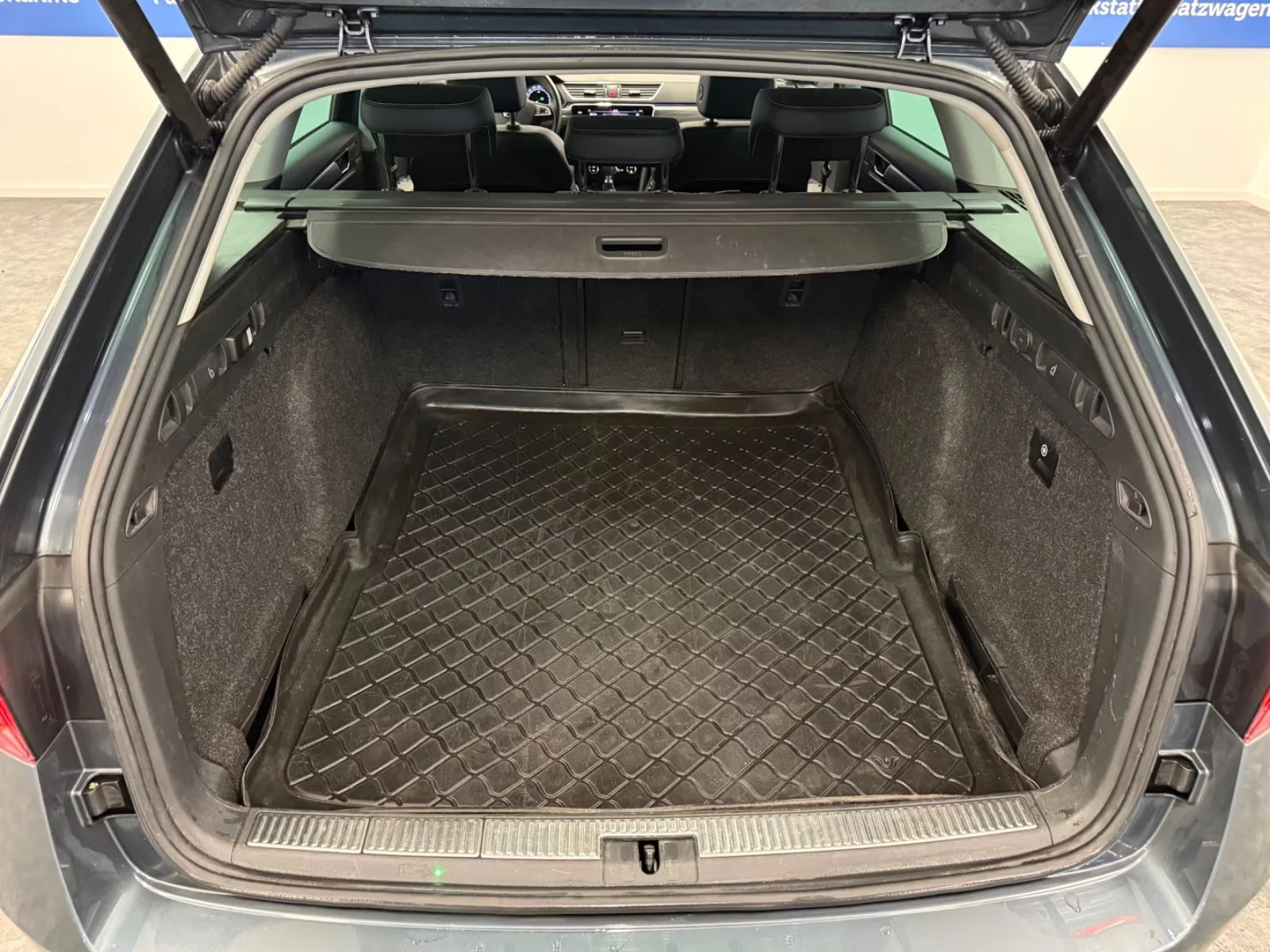 Skoda Superb PREMIUM/190HP/4X4/ACC/MATRIX/321z, снимка 9 - Автомобили и джипове - 54269766