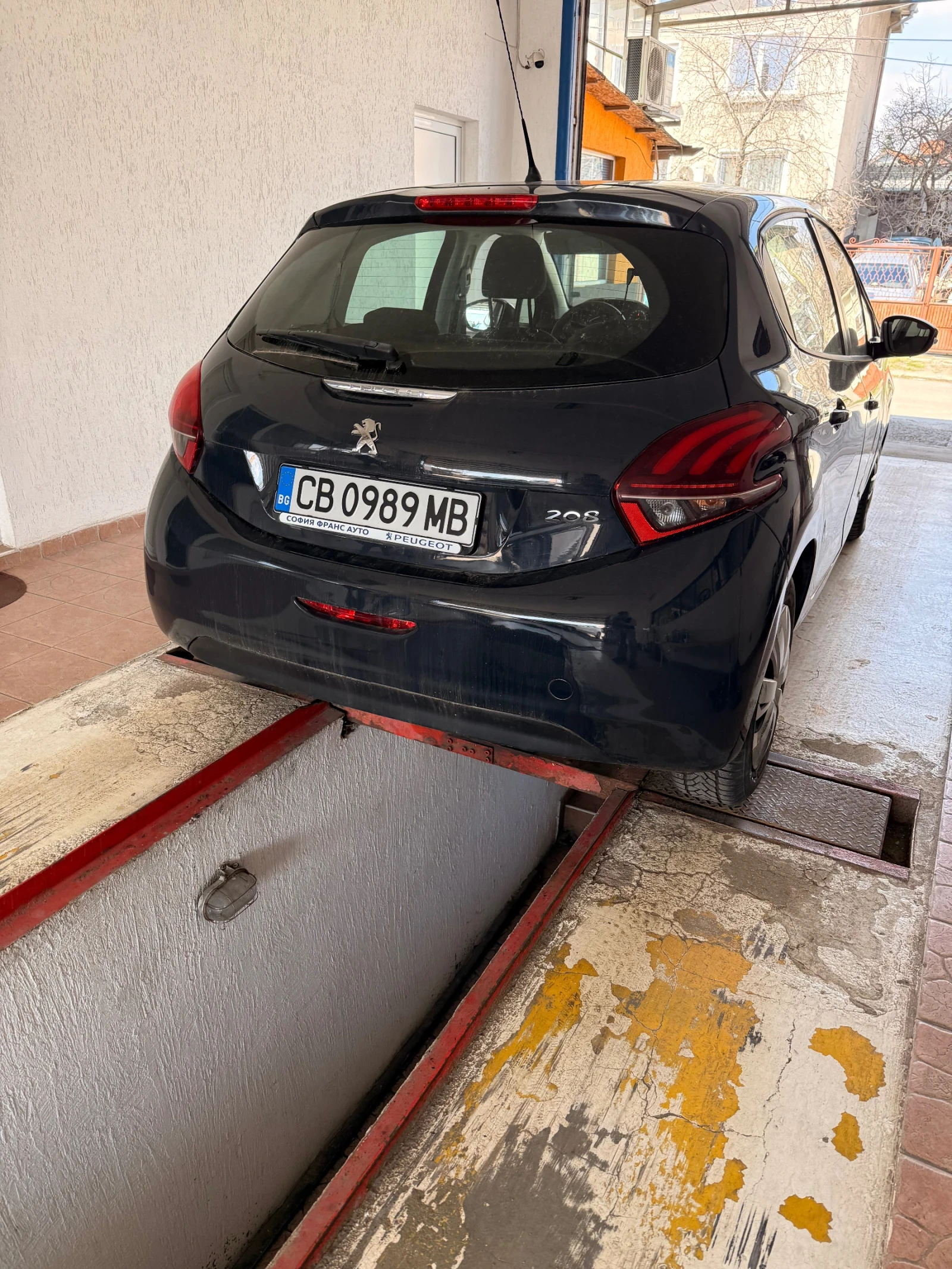 Peugeot 208, снимка 4 - Автомобили и джипове - 54282029