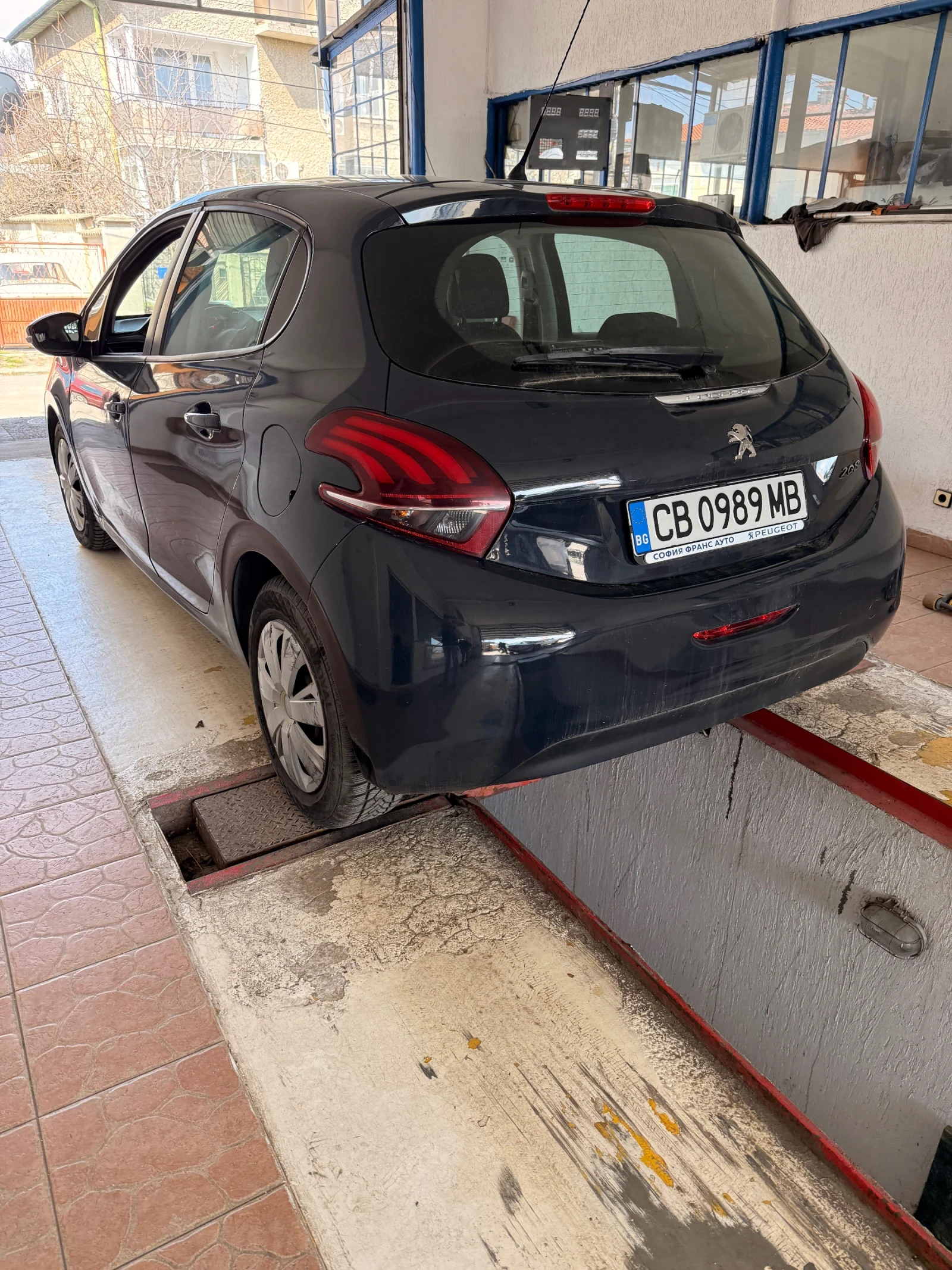 Peugeot 208, снимка 3 - Автомобили и джипове - 54282029