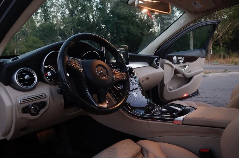 Mercedes-Benz C 300, снимка 6 - Автомобили и джипове - 54291299