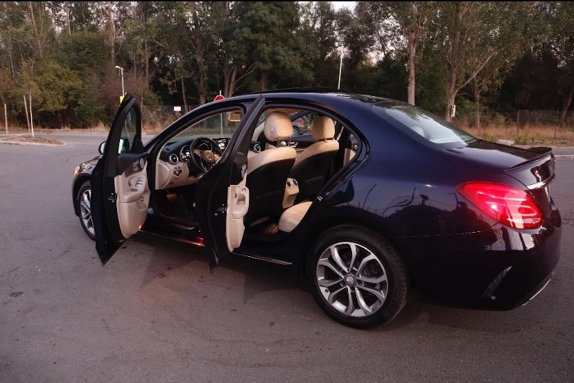 Mercedes-Benz C 300, снимка 8 - Автомобили и джипове - 54291299