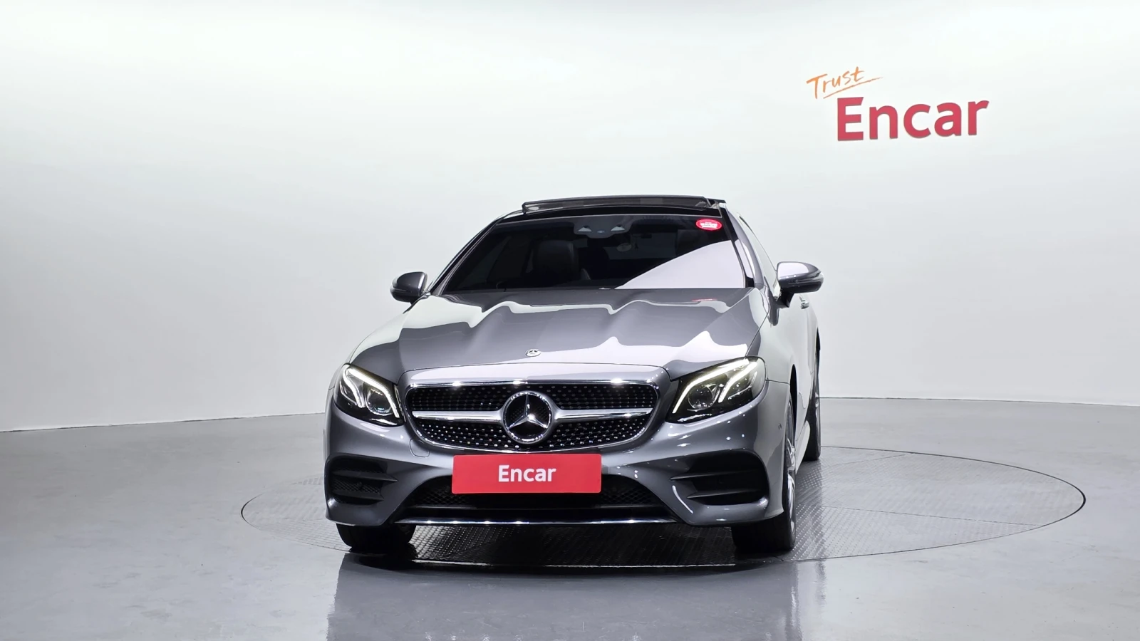 Mercedes-Benz E 220 AMG PK* DIGITAL* HEAD-UP* KEYLESS* КРАЙАН ЦЕНА, снимка 2 - Автомобили и джипове - 54572856