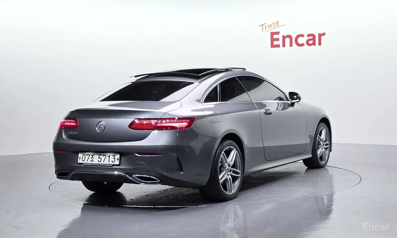 Mercedes-Benz E 220 AMG PK* DIGITAL* HEAD-UP* KEYLESS* КРАЙАН ЦЕНА, снимка 4 - Автомобили и джипове - 54572856