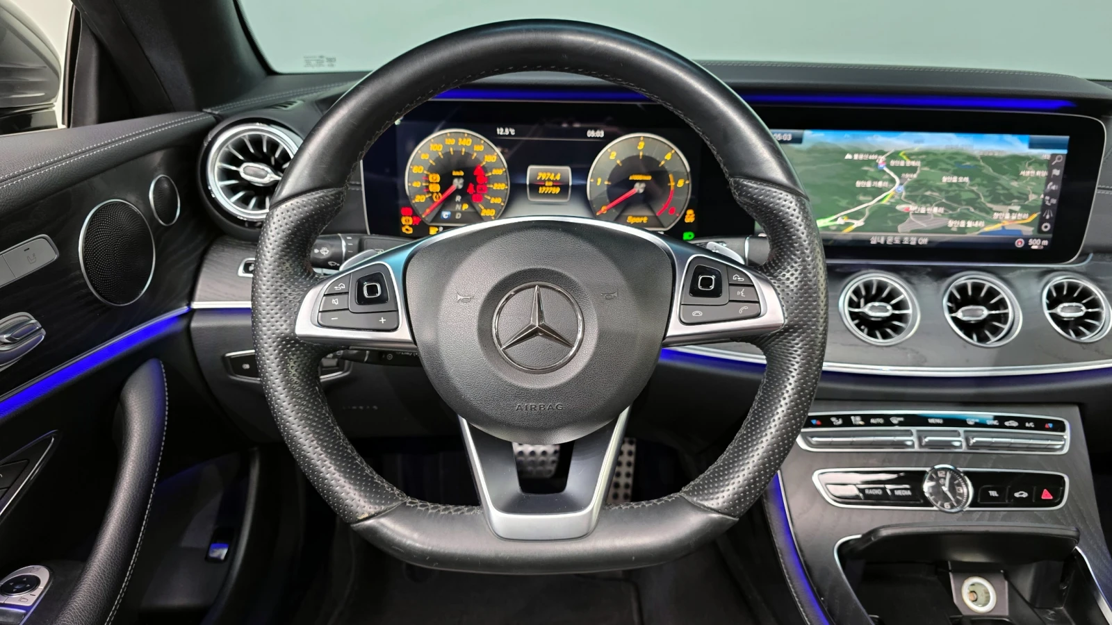 Mercedes-Benz E 220 AMG PK* DIGITAL* HEAD-UP* KEYLESS* КРАЙАН ЦЕНА, снимка 6 - Автомобили и джипове - 54572856