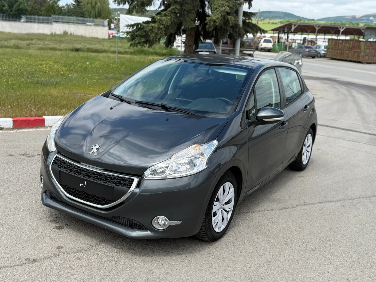 Peugeot 208 1.4 газов инжекцион