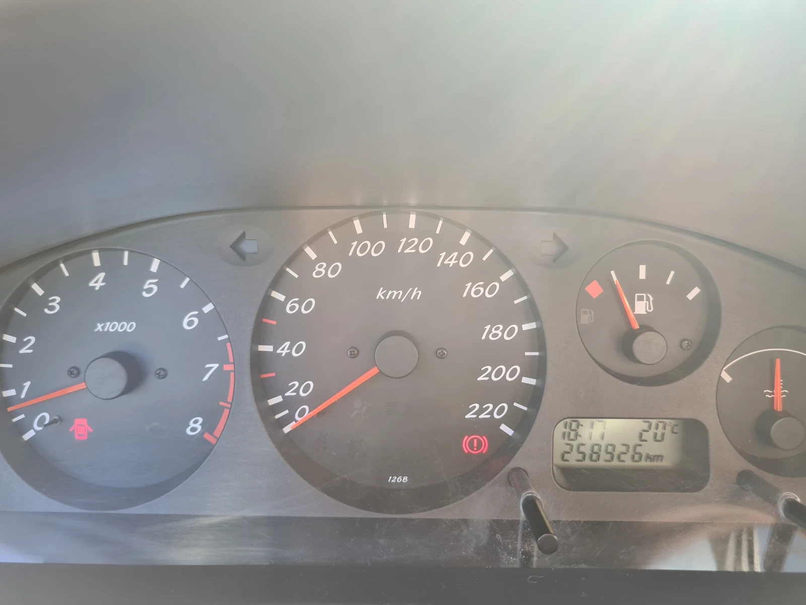 Nissan Almera 1.5, снимка 9 - Автомобили и джипове - 54965509