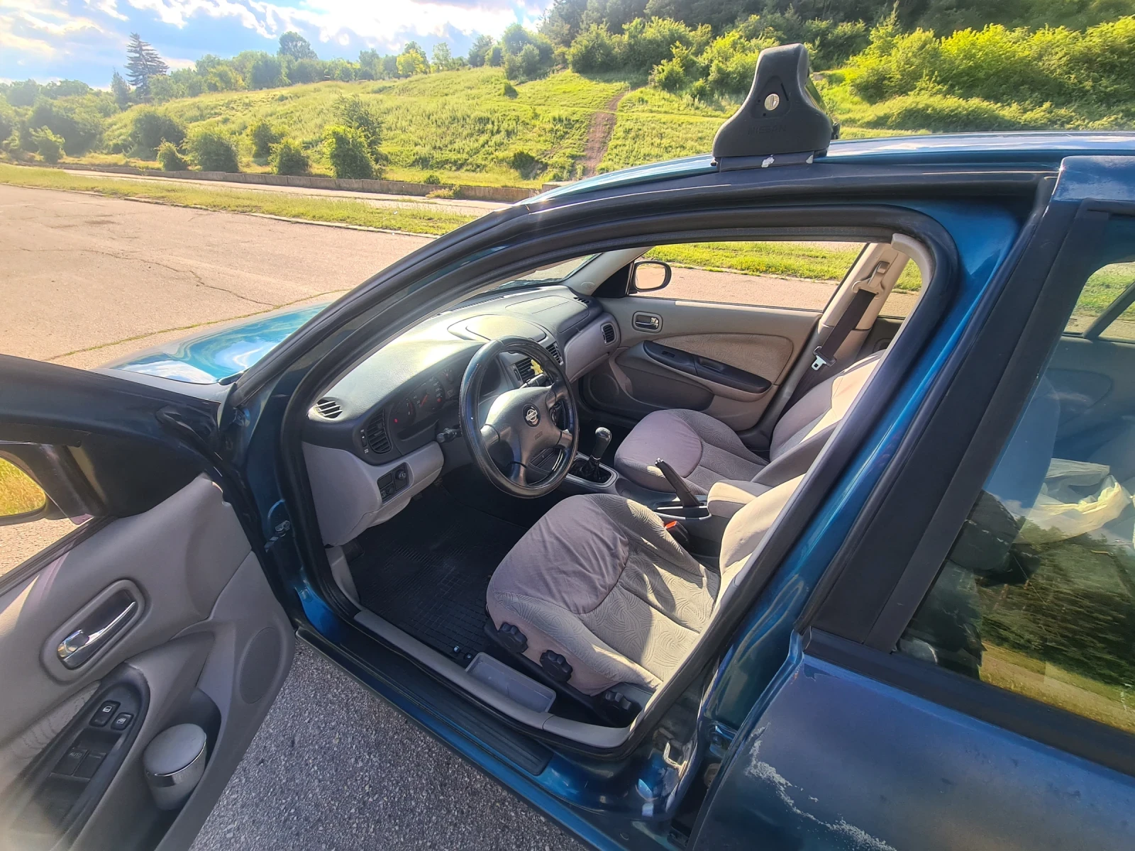 Nissan Almera 1.5, снимка 6 - Автомобили и джипове - 54965509