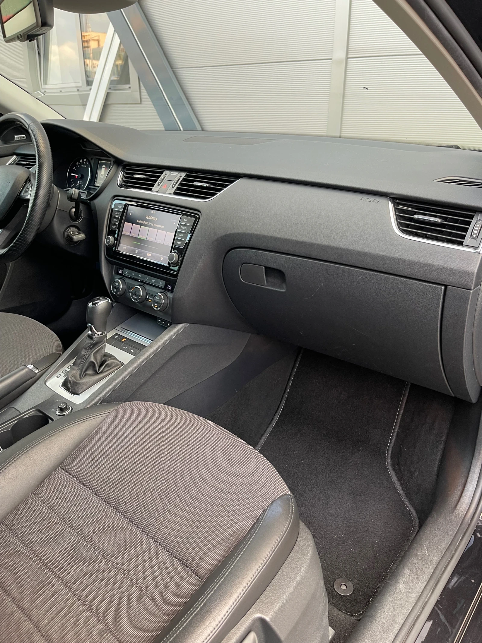 Skoda Octavia 2.0tdi/DSG/ Canton/ Xenon , снимка 10 - Автомобили и джипове - 55579411