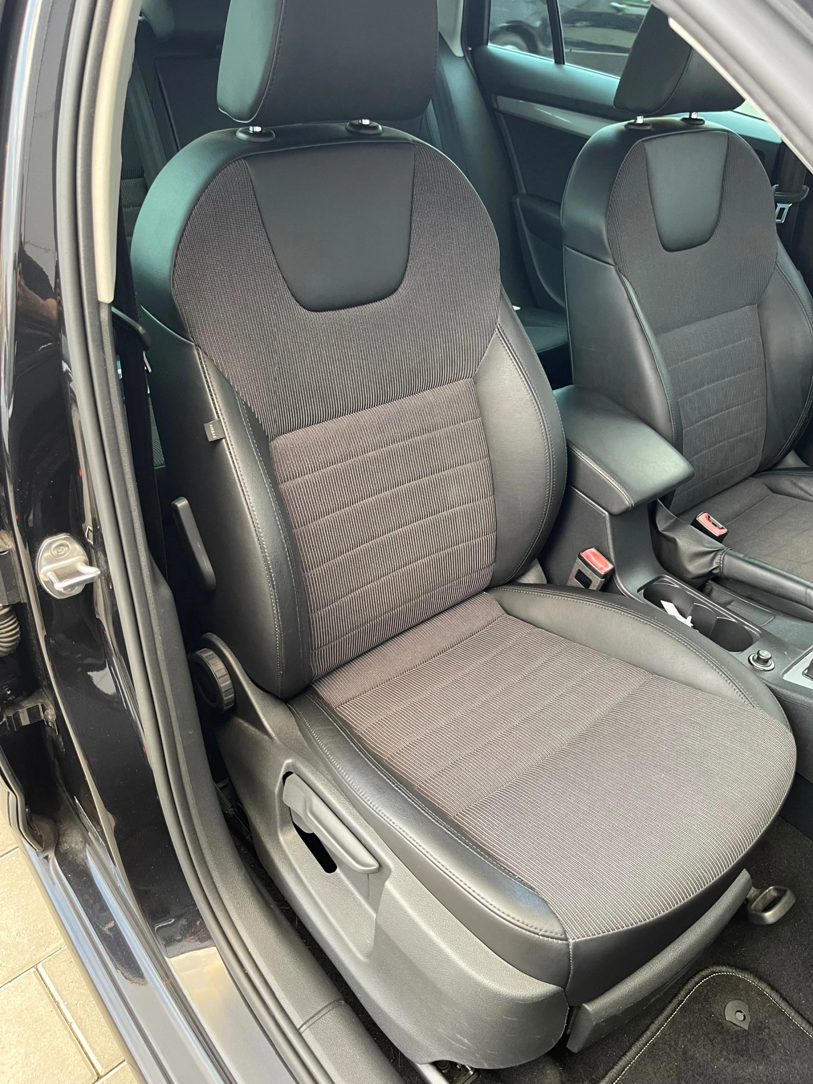 Skoda Octavia 2.0tdi/DSG/ Canton/ Xenon , снимка 9 - Автомобили и джипове - 55579411