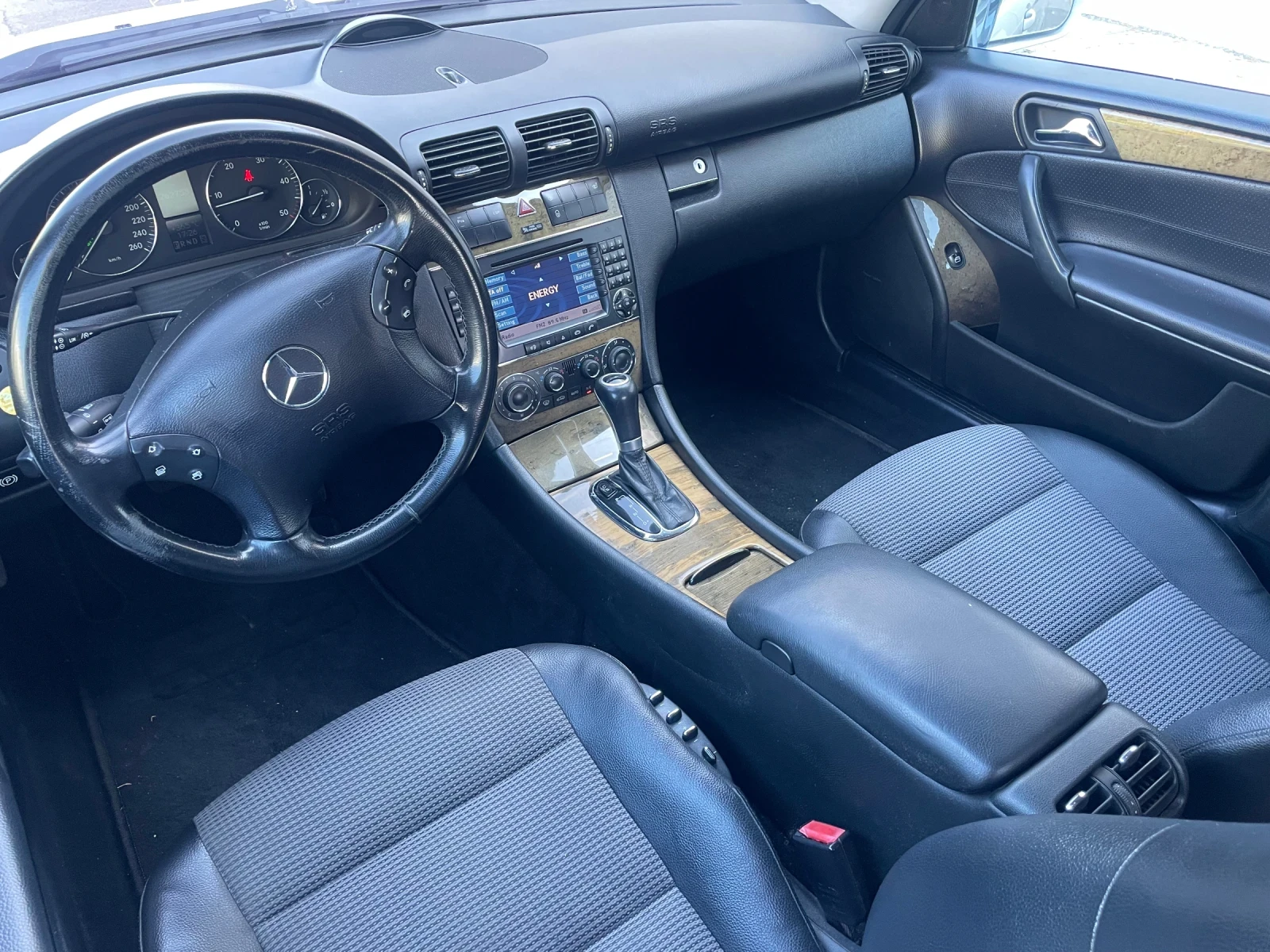 Mercedes-Benz C 320 V6 🔝, снимка 8 - Автомобили и джипове - 55631401