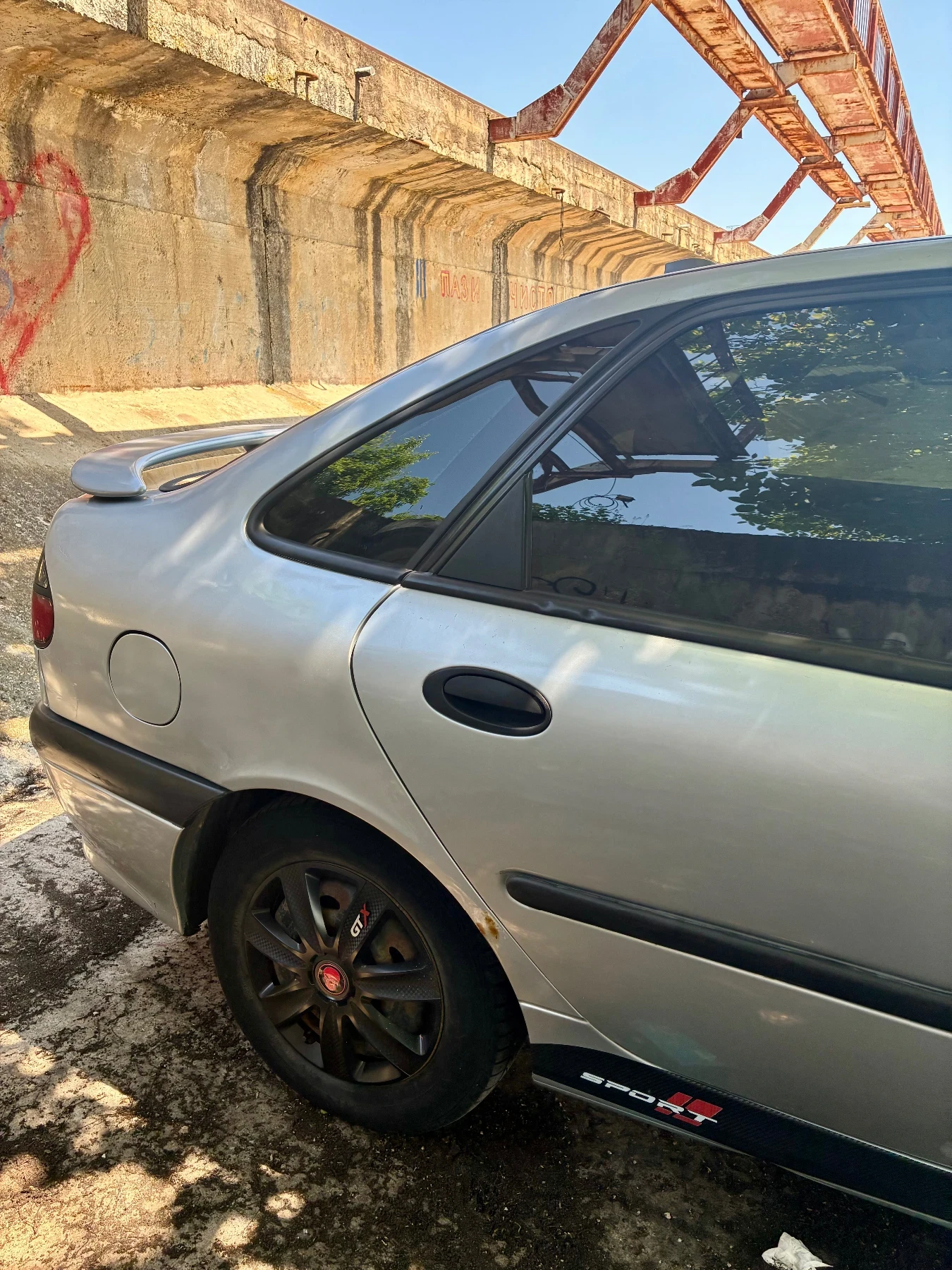 Renault Laguna 2.0 бензин, снимка 9 - Автомобили и джипове - 56009689