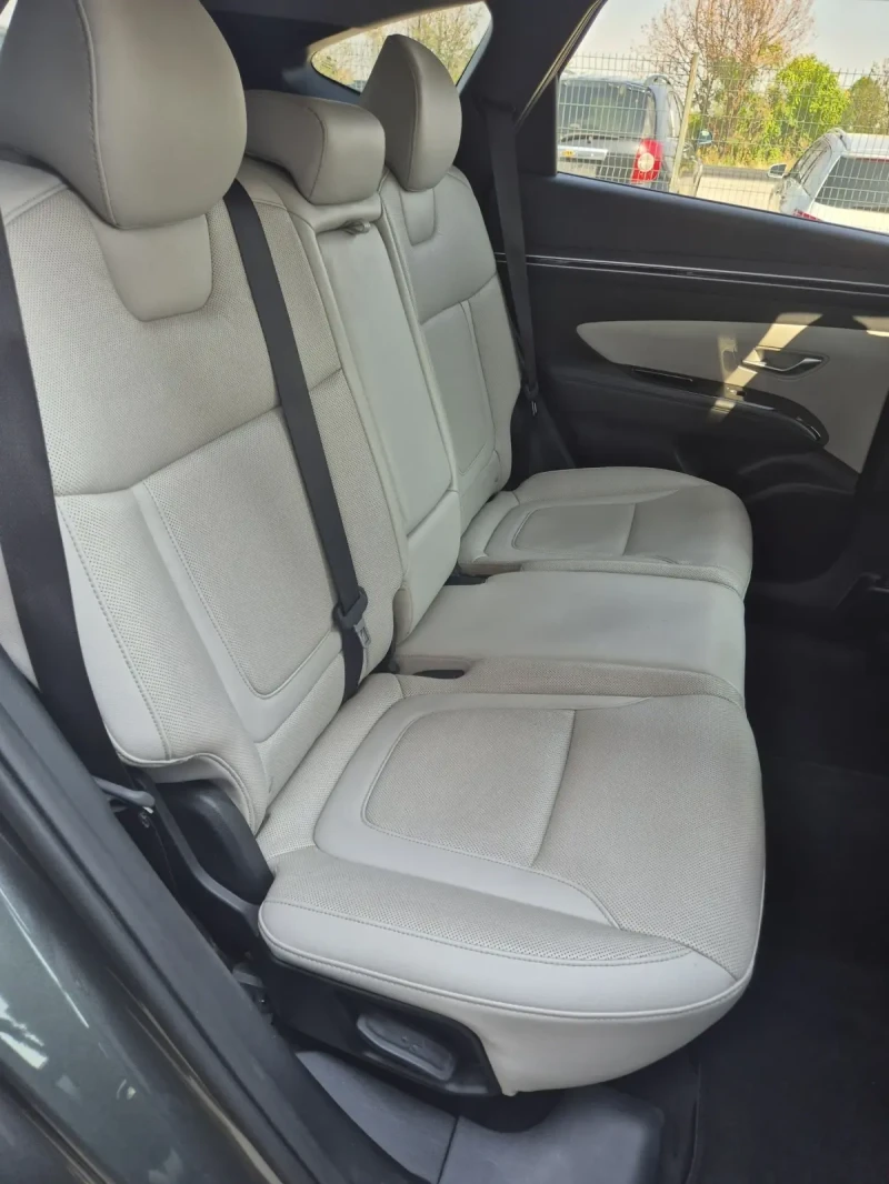 Hyundai Tucson, снимка 11 - Автомобили и джипове - 51491534