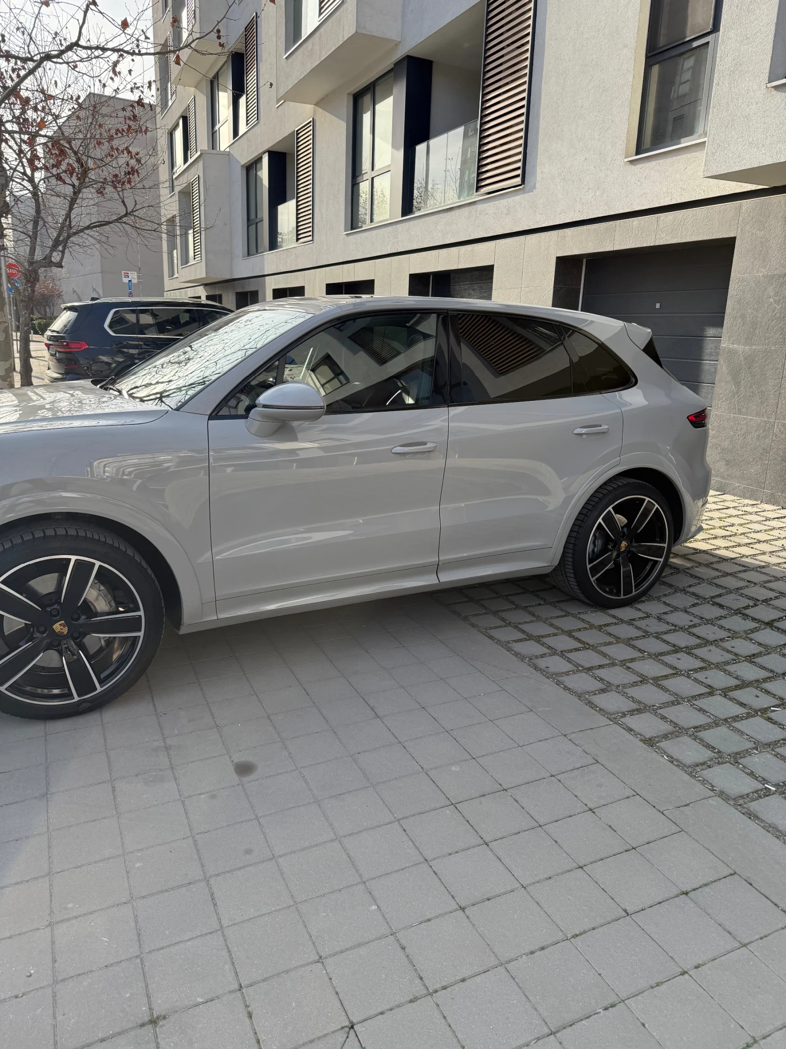 Porsche Cayenne Platinum Edition.Panorama.Bose.Keyless.ЧервенСалон - изображение 2