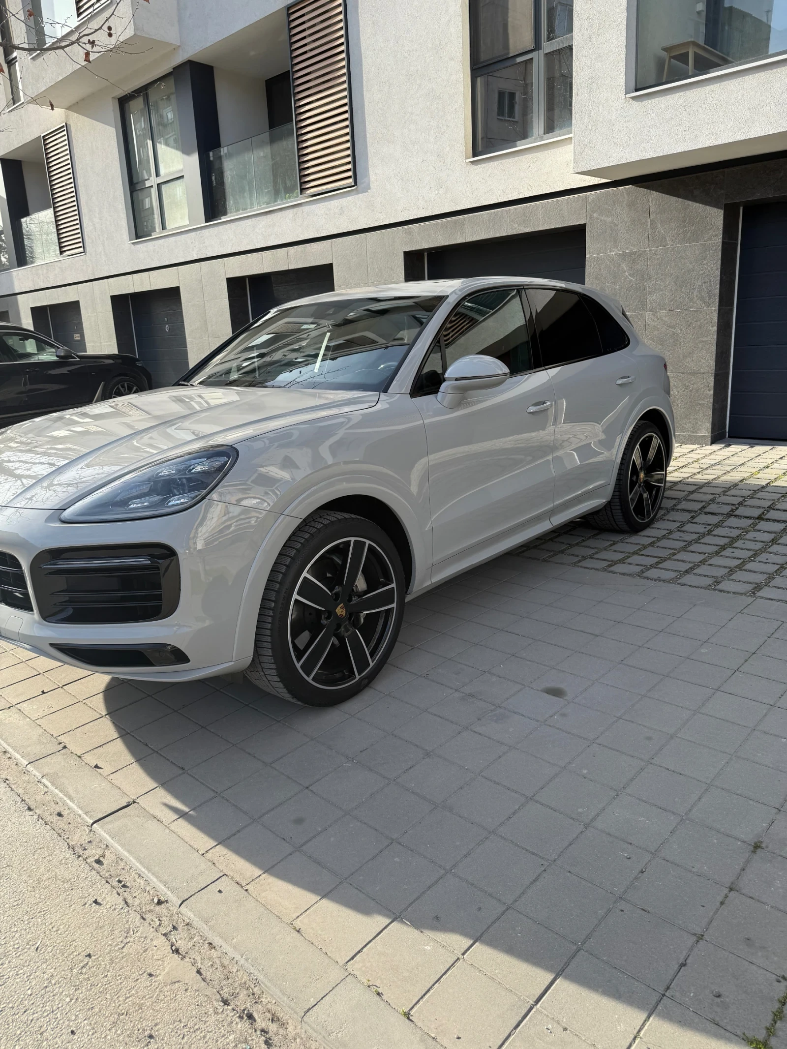 Porsche Cayenne Platinum Edition.Panorama.Bose.Keyless.ЧервенСалон - изображение 4