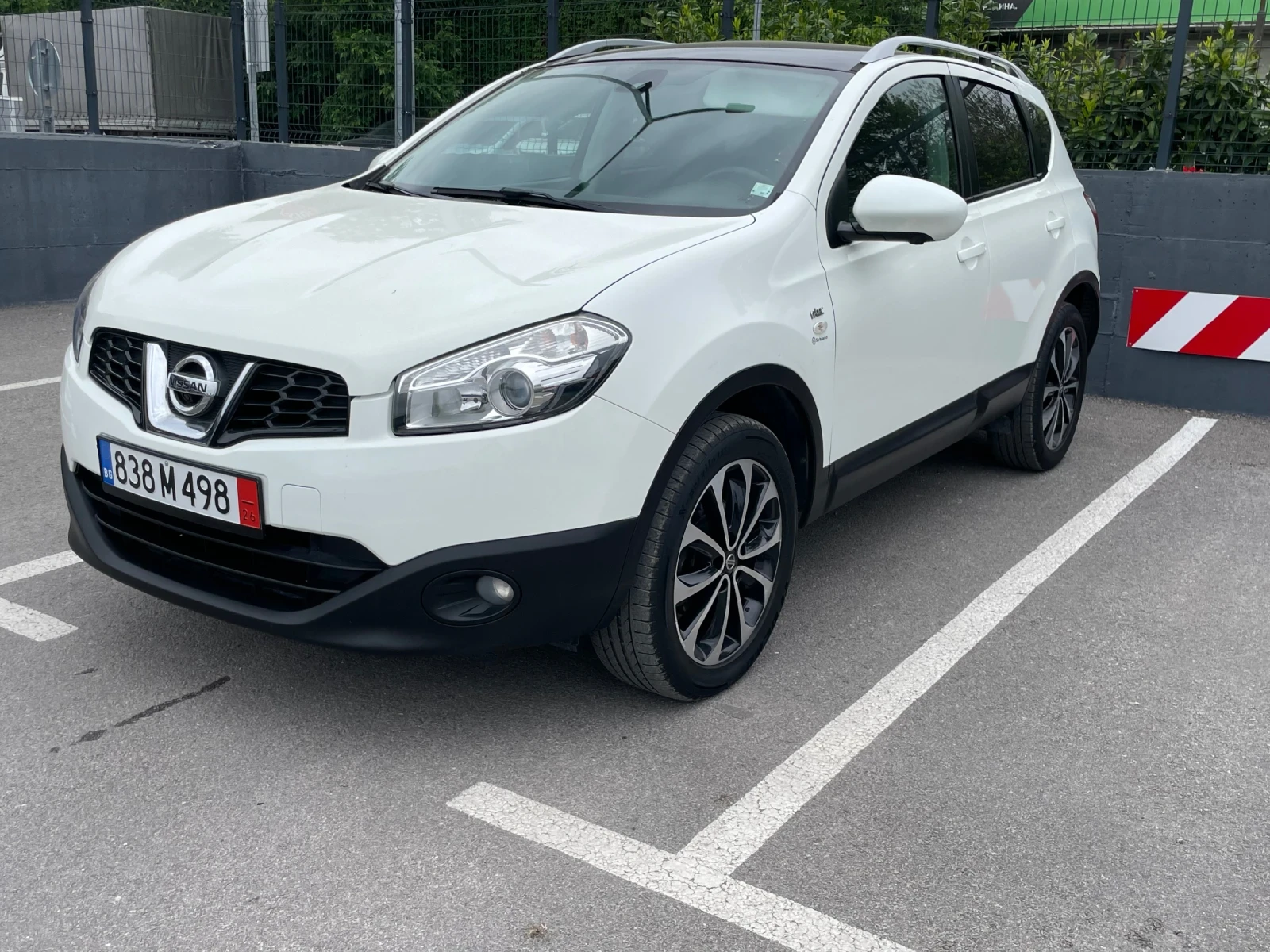 Nissan Qashqai 1.6 газ BRC навигация камера 360 градуса панорама 