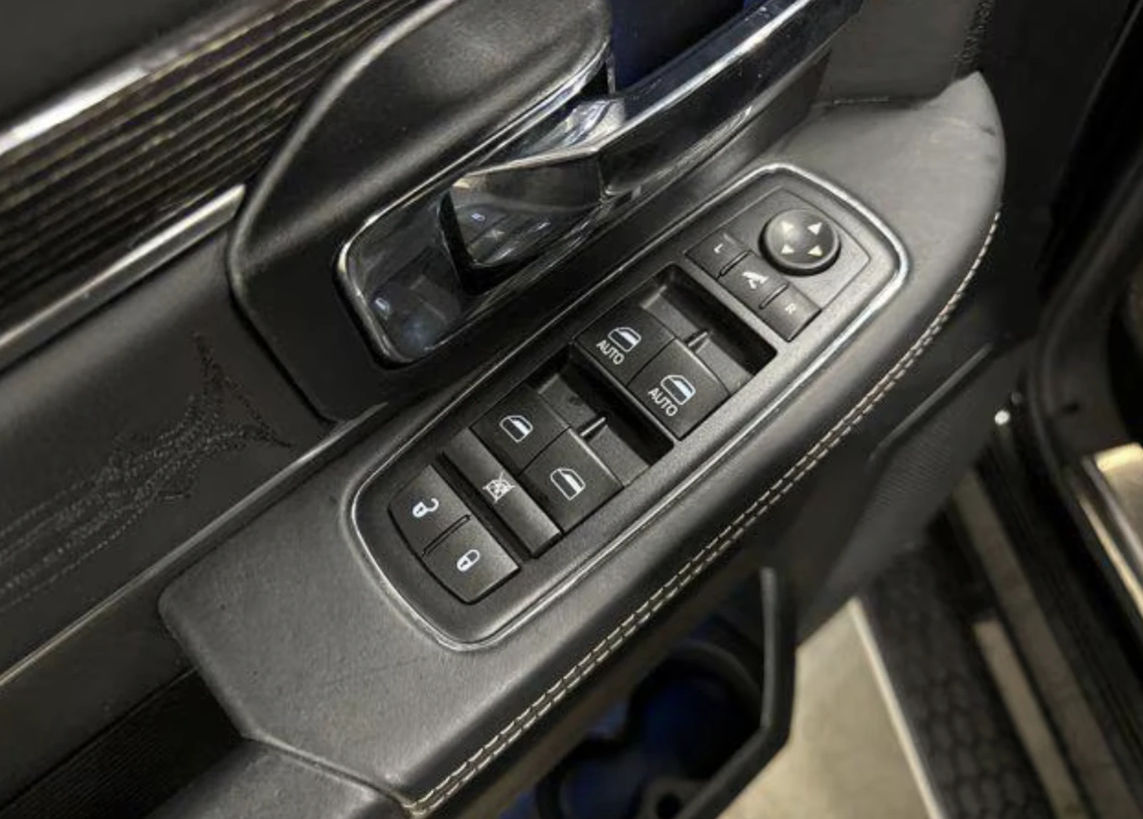 Dodge RAM 1500 Longhorn | HEMI 5.7L V8 | Подгрев | Обдухване | , снимка 12 - Автомобили и джипове - 53979338