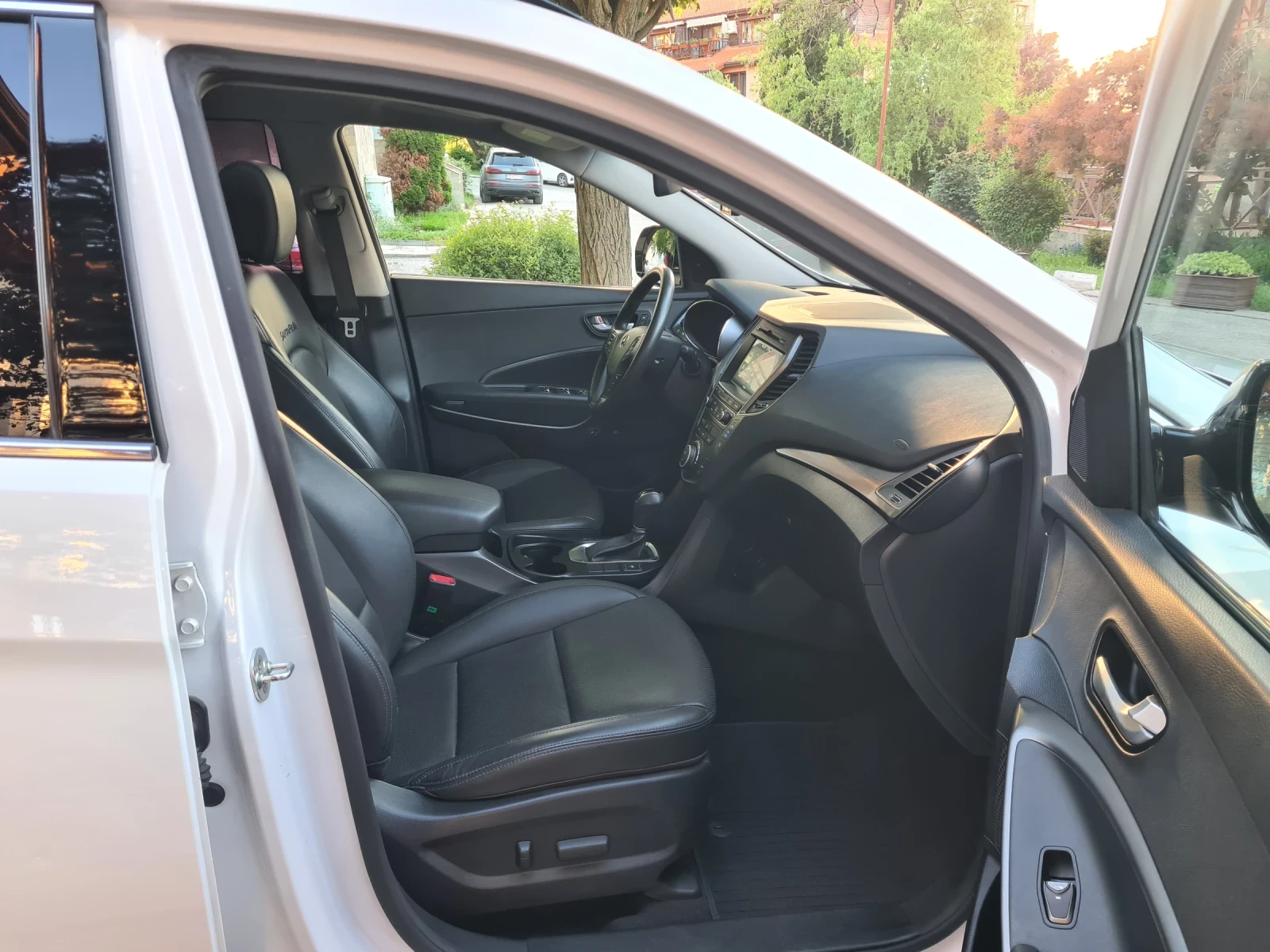 Hyundai Santa fe 2.2 CRDI 202 к.с. 6+ 1 4WD , снимка 12 - Автомобили и джипове - 54716114