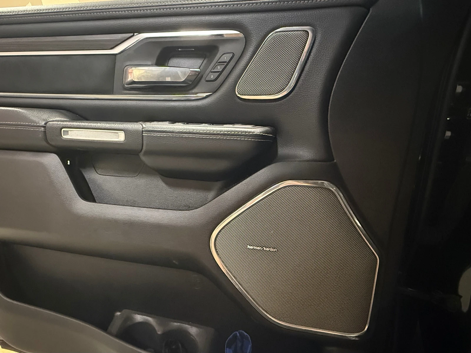 Dodge RAM 1500 LARAMIE | Black Edition | Full Екстри | На Части| , снимка 9 - Автомобили и джипове - 55242994