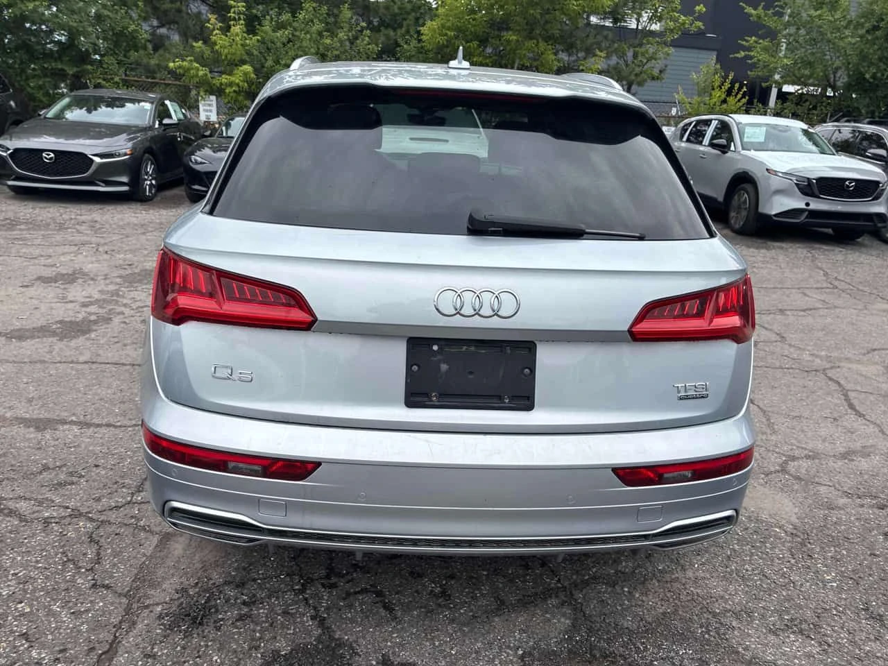 Audi Q5 * Technik * CARFAX * БЕЗ ПЪРВОНАЧАЛНА ВНОСКА, снимка 4 - Автомобили и джипове - 55423471