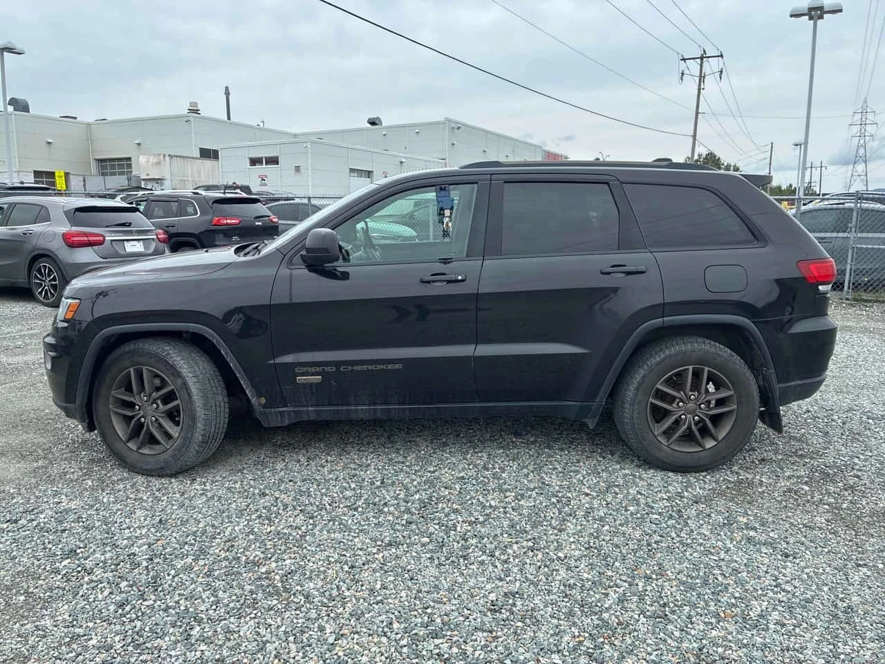 Jeep Grand cherokee * Laredo 75th Anniversary* АВТОКРЕДИТ * , снимка 2 - Автомобили и джипове - 55746859