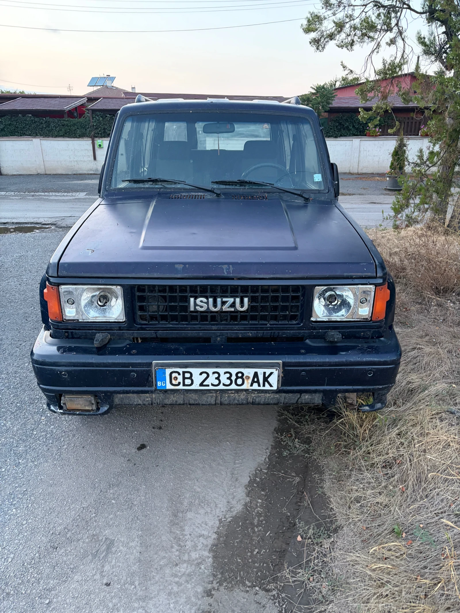 Isuzu Trooper 2.6 ГАЗ БЕЗ ДОКУМЕНТИ , снимка 2 - Автомобили и джипове - 55808559
