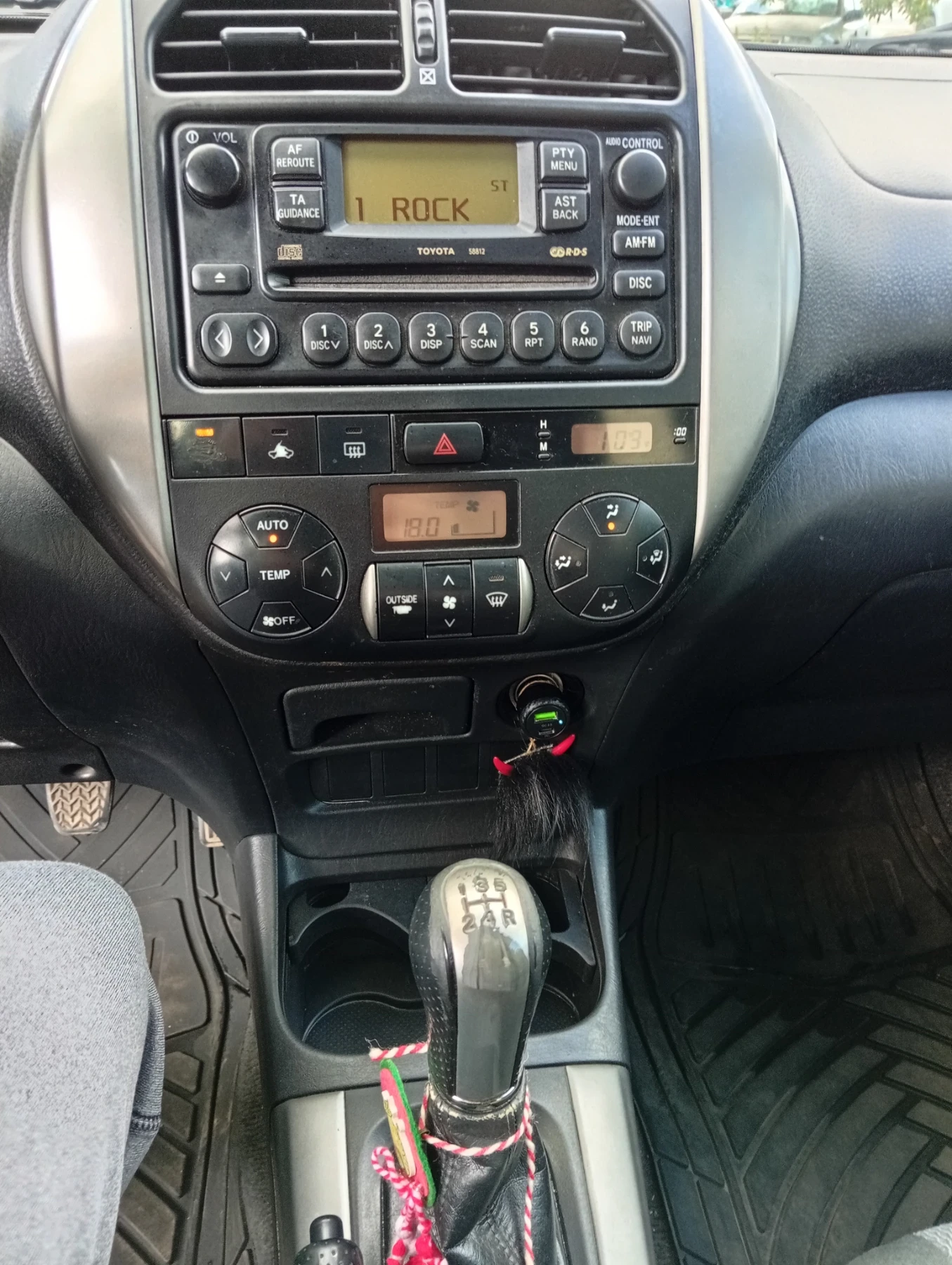 Toyota Rav4, снимка 10 - Автомобили и джипове - 56210989