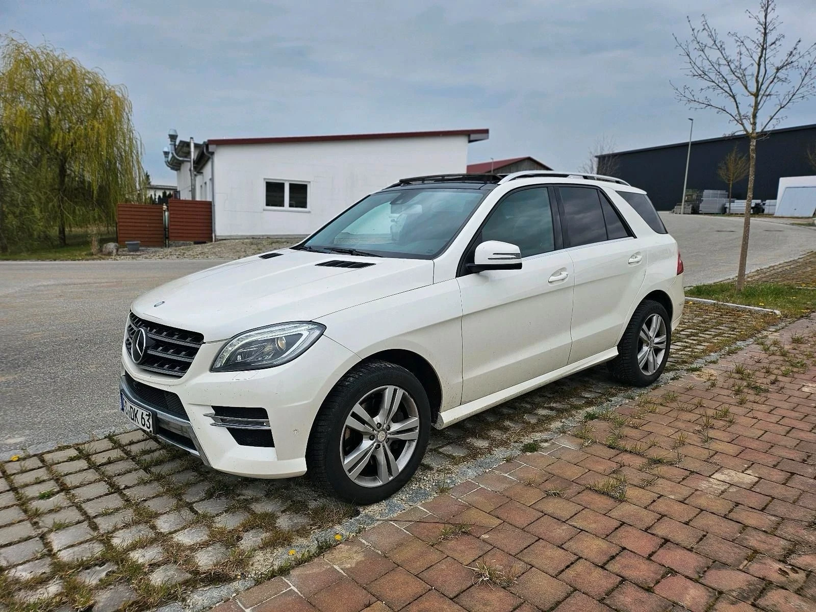 Mercedes-Benz ML 350 АМГ///ЛИЗИНГ, снимка 2 - Автомобили и джипове - 56220016