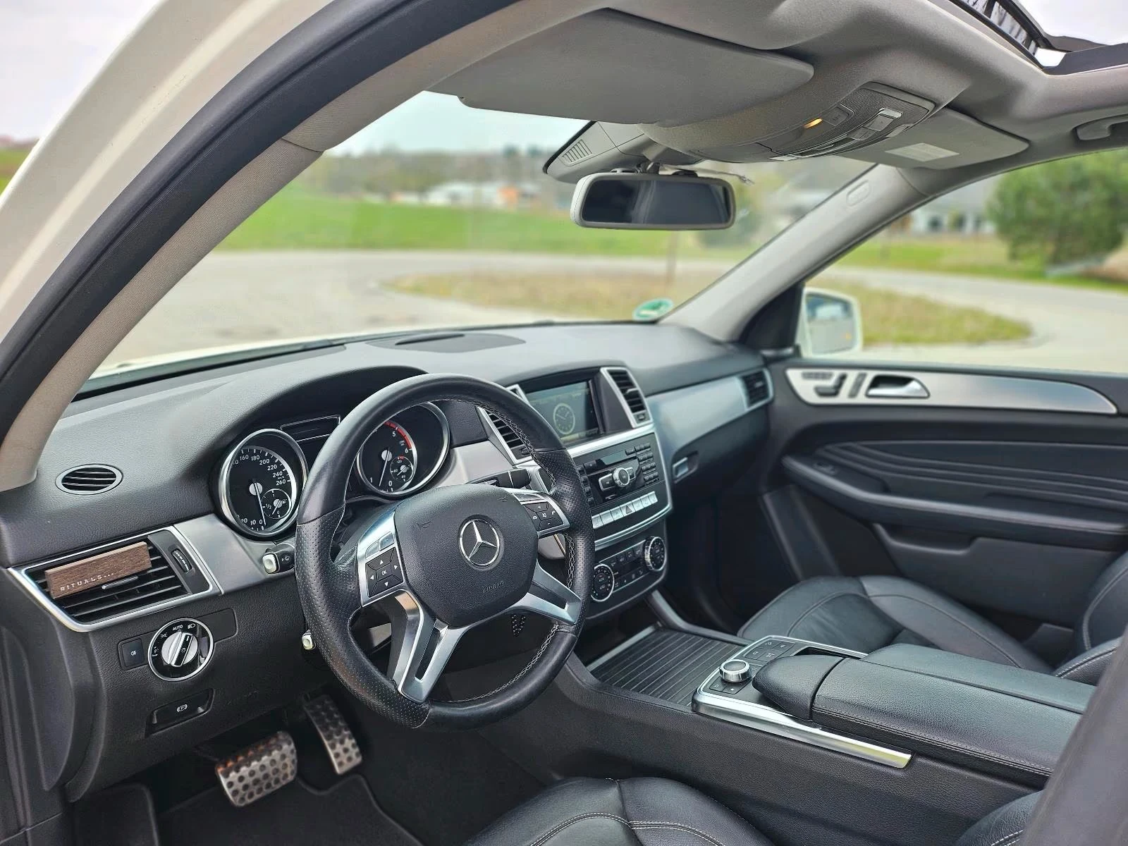 Mercedes-Benz ML 350 АМГ///ЛИЗИНГ, снимка 9 - Автомобили и джипове - 56220016