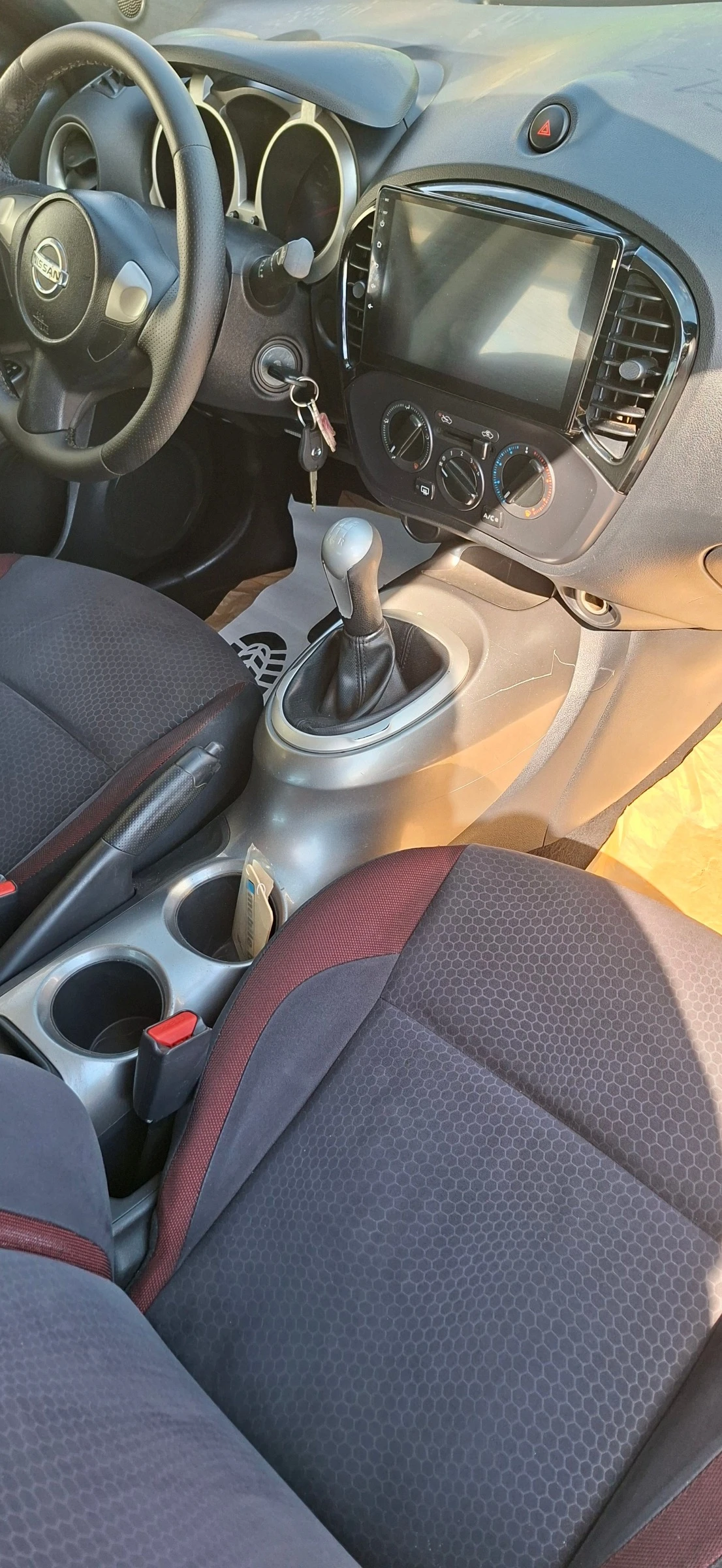 Nissan Juke 1.6 газ, снимка 14 - Автомобили и джипове - 56275636