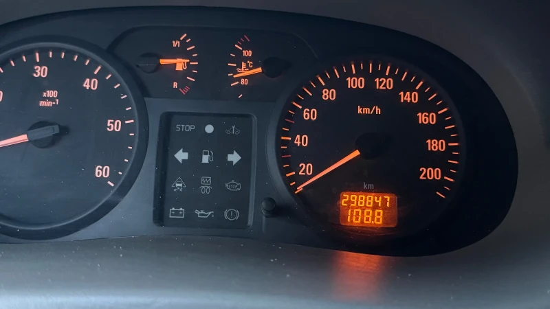 Opel Vivaro 1.9 DTI, снимка 2 - Бусове и автобуси - 52204149