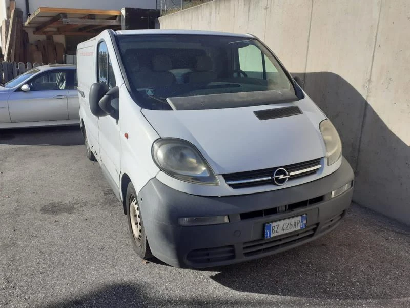 Opel Vivaro 1.9DCI, снимка 3 - Бусове и автобуси - 46426135