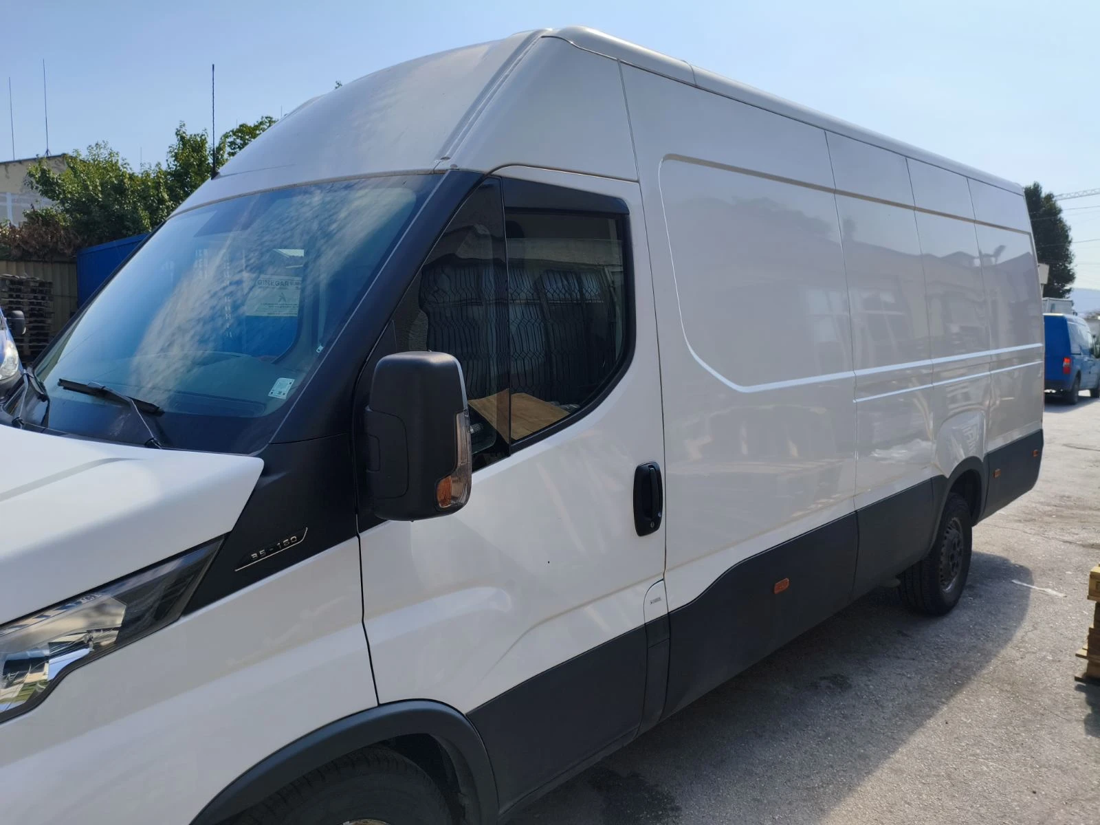 Iveco Daily, снимка 8 - Бусове и автобуси - 56328463