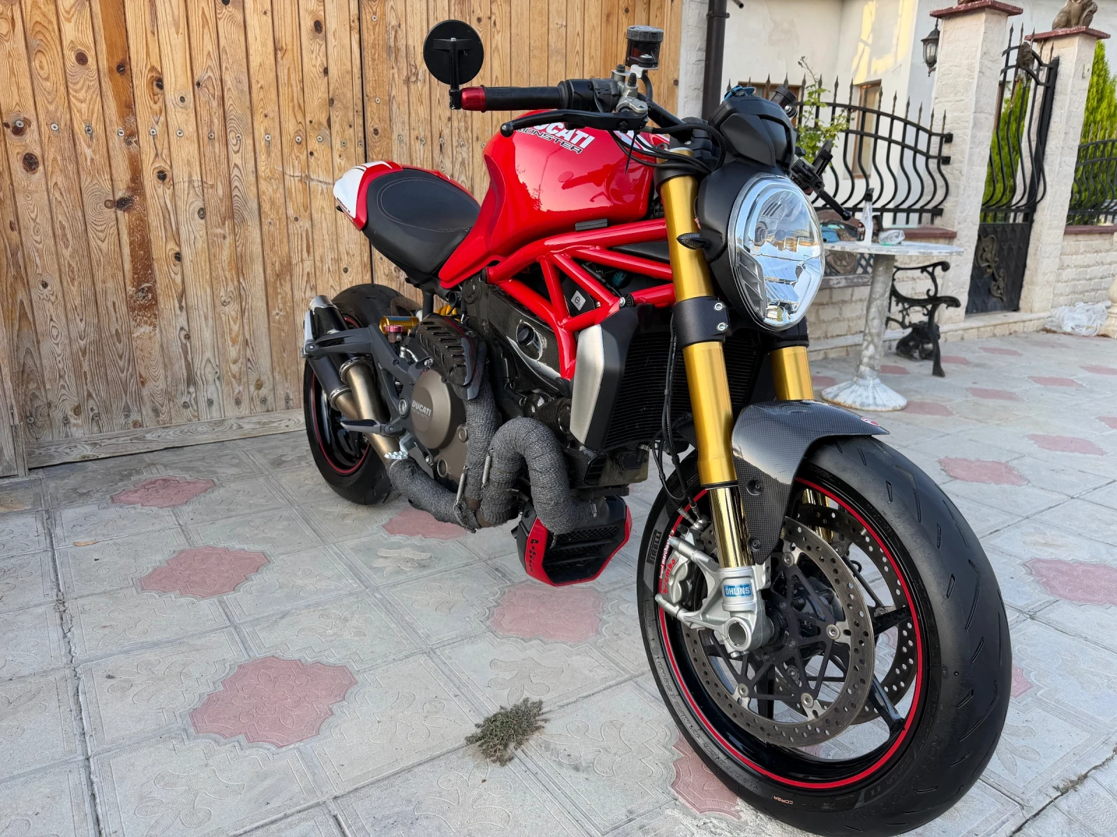 Ducati Monster 1200 S