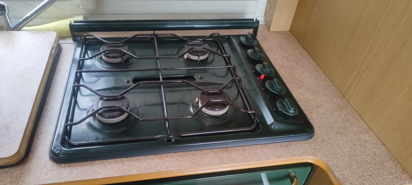 Каравана Swift Sandymere, снимка 9 - Каравани и кемпери - 53707035