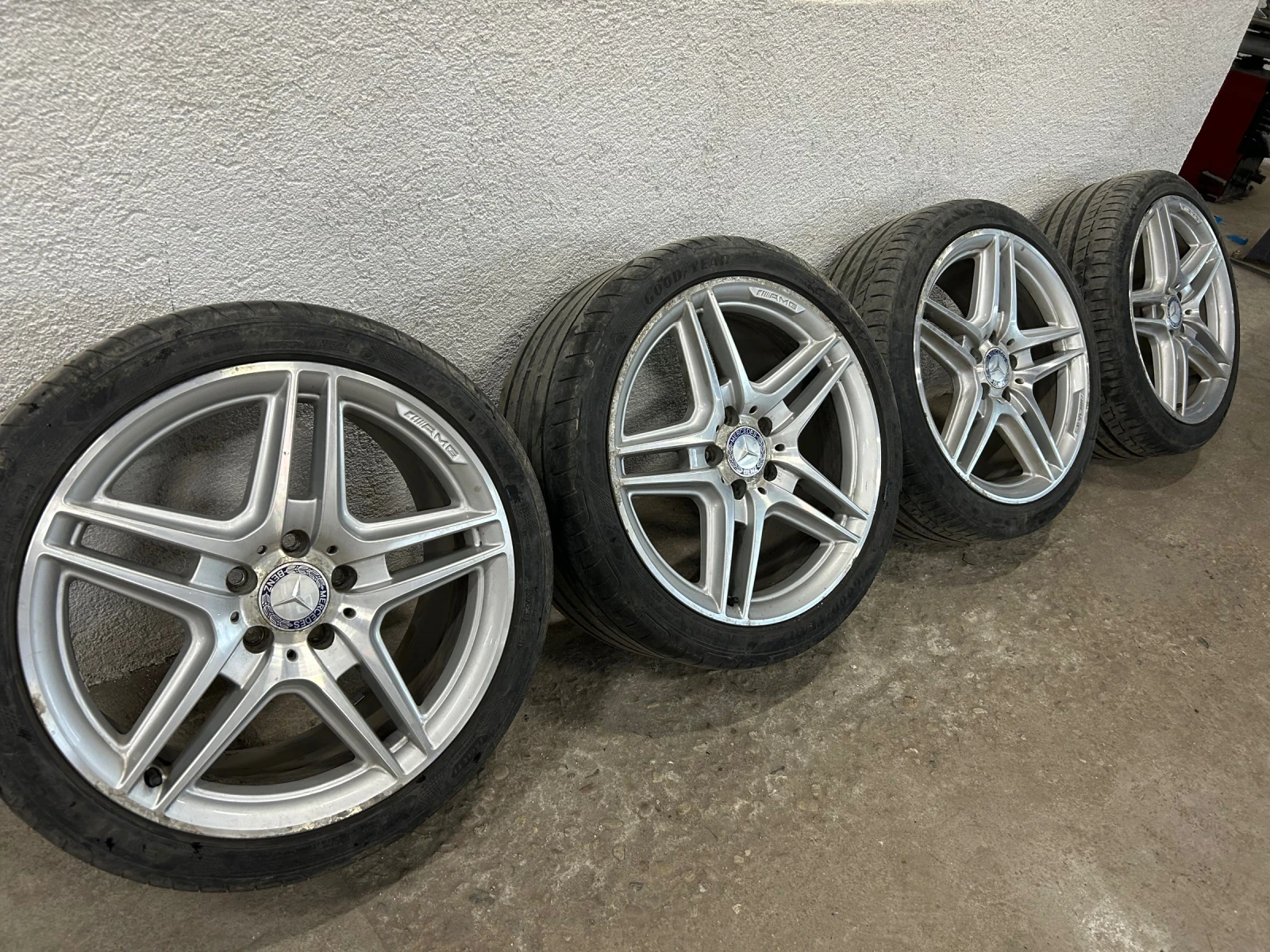 ���� � ������ 255/40R18 �� Mercedes-Benz C 63 AMG | Mobile.bg � ����������� 1