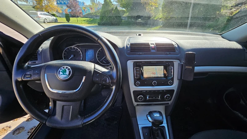 Skoda Octavia 2.0TDI / DSG / ПОДГРЕВ, снимка 11 - Автомобили и джипове - 47726267