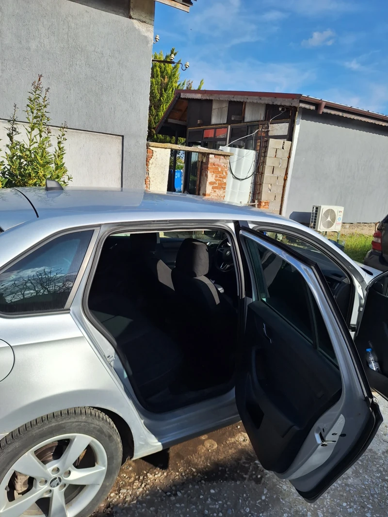 Skoda Rapid 5, снимка 7 - Автомобили и джипове - 52405164