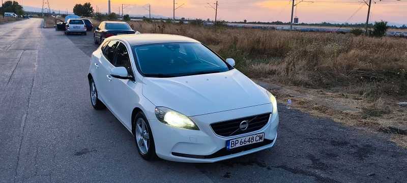 Volvo V40 1.6 D, снимка 13 - Автомобили и джипове - 52003157