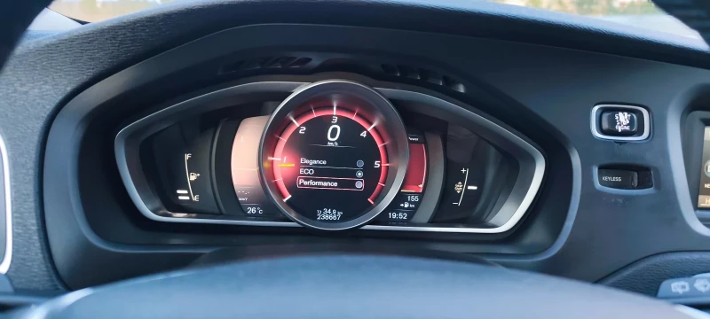 Volvo V40 1.6 D, снимка 6 - Автомобили и джипове - 52003157