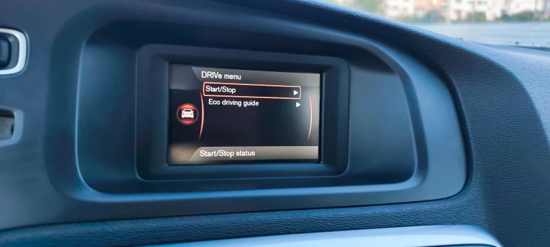 Volvo V40 1.6 D, снимка 4 - Автомобили и джипове - 52003157