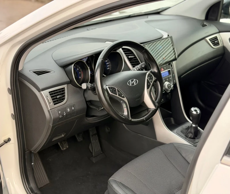 Hyundai I30 1.6i Edition Facelift Led Кожа-Нави-Камера, снимка 7 - Автомобили и джипове - 53036471